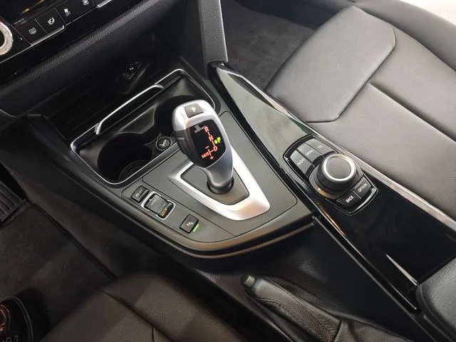 BMW 3 Series 2017 320Li Fashionable interior photo 14