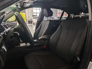BMW 3 Series 2017 320Li Fashionable interior photo 15