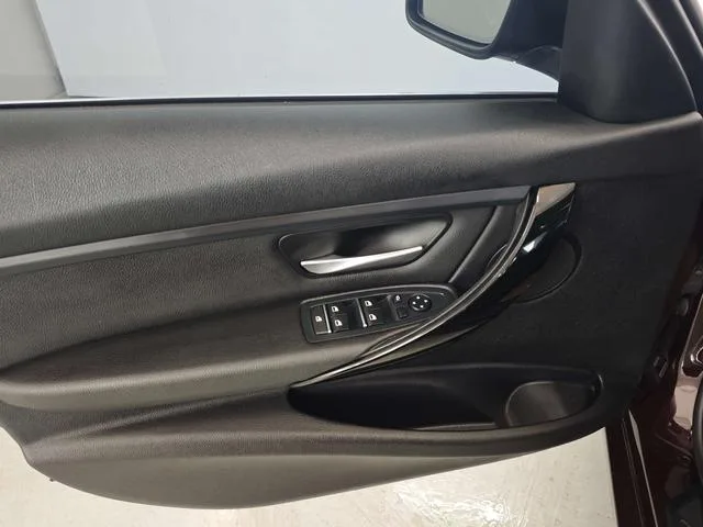 BMW 3 Series 2017 320Li Fashionable interior photo 17