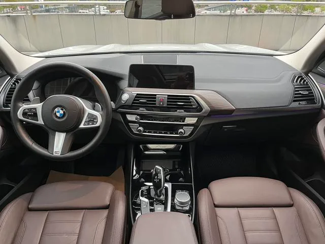 BMW X3 2021 xDrive28i M Sports suit interior photo 18