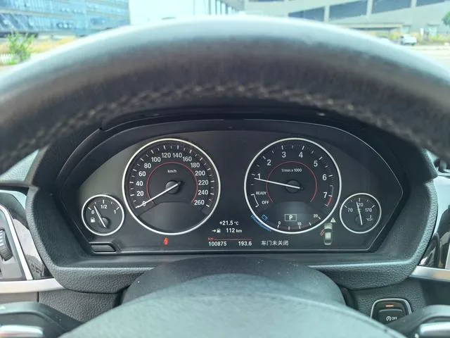 BMW 3 Series 2017 320Li M Спортивный интерьер фото 12