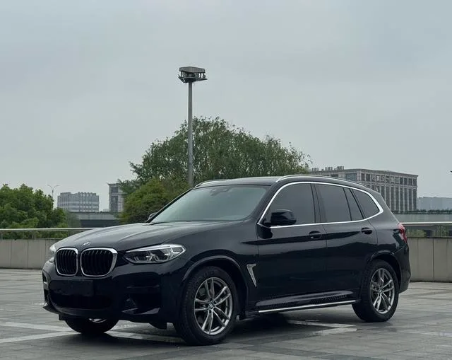 BMW X3 2020 xDrive28i M Conjunto deportivo exterior foto 1 BMW X3 2020 xDrive28i M Conjunto deportivo exterior foto 1