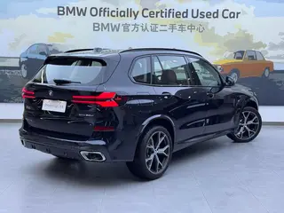 BMW X5 2025 xDrive30Li Premium Class M Sports Night Suit exterior photo 4