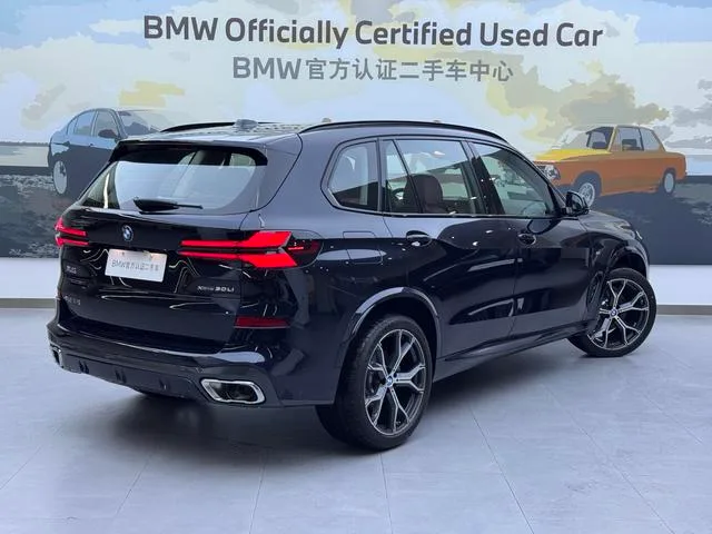 BMW X5 2025 xDrive30Li Premium Class M Sports Night Suit exterior photo 4