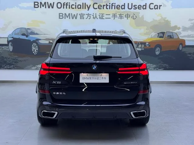 BMW X5 2025 xDrive30Li Premium Class M Sports Night Suit exterior photo 5