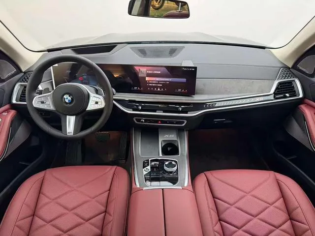 BMW X5 2025 xDrive30Li Premium Class M Sports Night Suit exterior photo 10