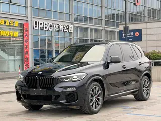 BMW X5 2020 xDrive30i M Sports suit