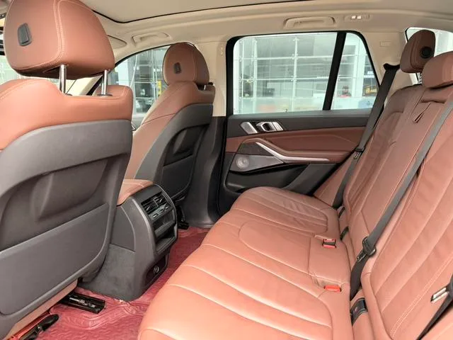 BMW X5 2020 xDrive30i M Sports suit interior photo 8
