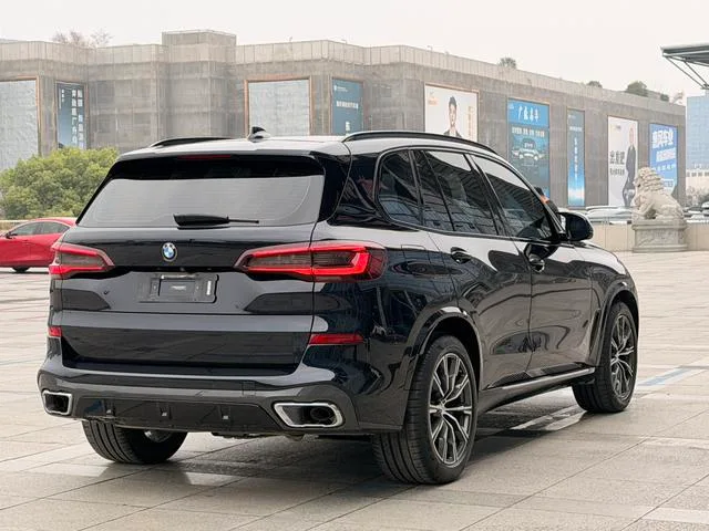 BMW X5 2020 xDrive30i M Sports suit interior photo 10