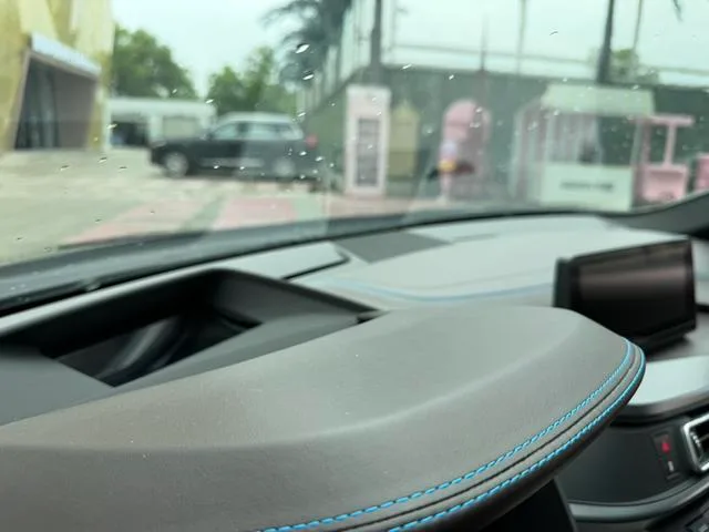 BMW i8 2014 Standard type interior photo 8 BMW i8 2014 Standard type interior photo 8