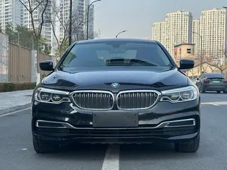 BMW 5 Series 2020 530Li Leading Type Luxury Set exterior photo 2