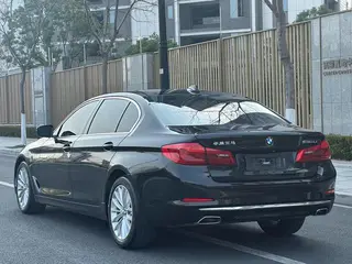 BMW 5 Series 2020 530Li Leading Type Luxury Set exterior photo 6