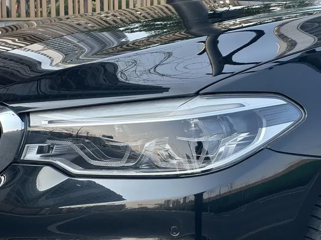 BMW 5 Series 2020 530Li Leading Type Luxury Set exterior photo 8