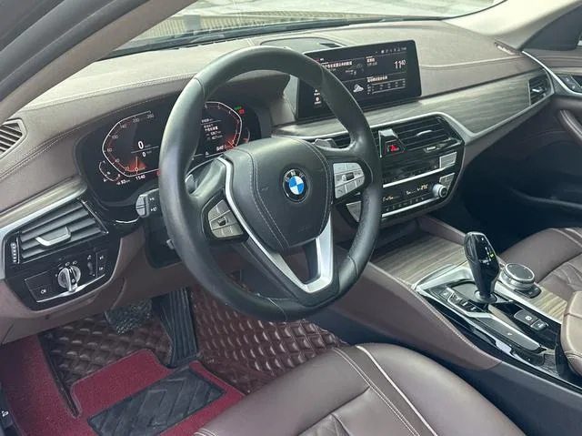 BMW 5 Series 2020 530Li Leading Type Luxury Set interior photo 12