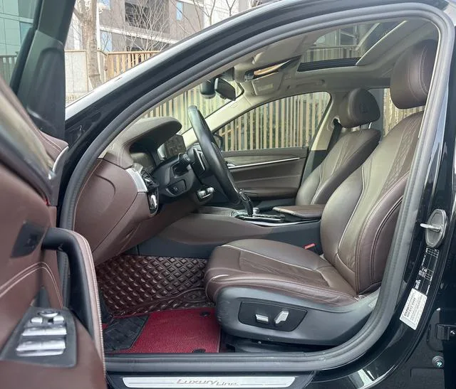 BMW 5 Series 2020 530Li Leading Type Luxury Set interior photo 13