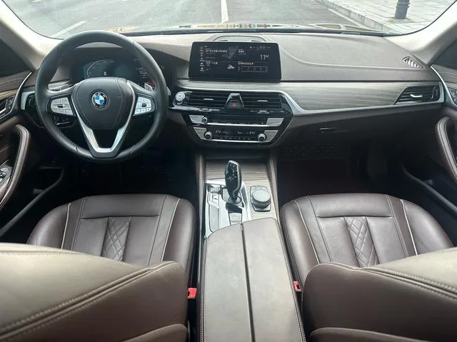 BMW 5 Series 2020 530Li Leading Type Luxury Set interior photo 16