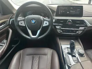BMW 5 Series 2020 530Li Leading Type Luxury Set interior photo 17
