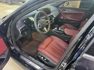 BMW 5 Series 2021 530Li Type de luxe M Ensemble de sport extérieur photo 4