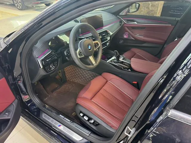 BMW 5 Series 2021 530Li Type de luxe M Ensemble de sport extérieur photo 4