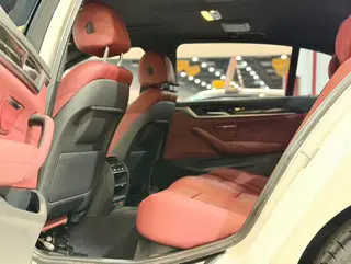 BMW 5 Series 2020 525Li M Conjunto deportivo exterior foto 9