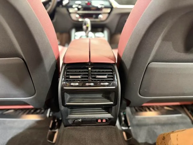 BMW 5 Series 2020 525Li M Conjunto deportivo interior foto 16