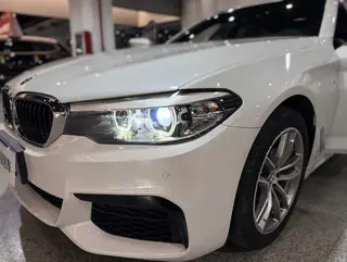 BMW 5 Series 2020 525Li M Conjunto deportivo interior foto 18
