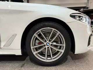 BMW 5 Series 2020 525Li M Conjunto deportivo interior foto 19