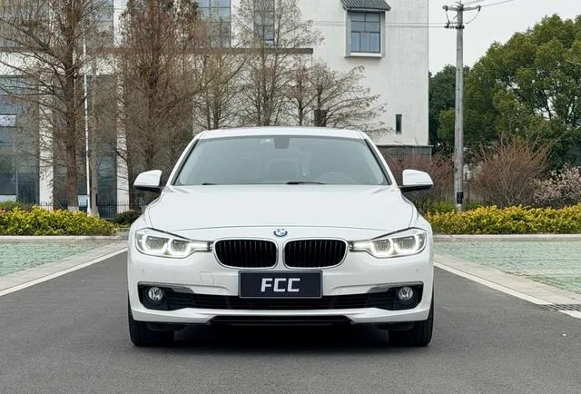 BMW 3 Series 2017 320Li Fashionable exterior photo 2 BMW 3 Series 2017 320Li Fashionable exterior photo 2