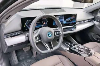 BMW i5 2024 eDrive35L M Sports suit exterior photo 7