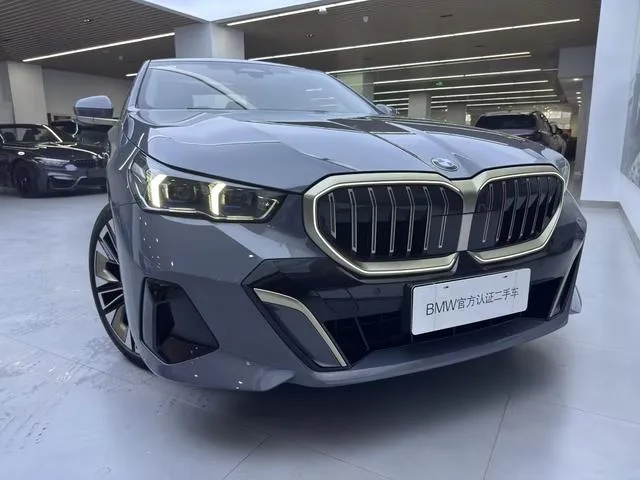 BMW 5 Series 2024 530Li Premium Class M Sports suit exterior photo 7 BMW 5 Series 2024 530Li Premium Class M Sports suit exterior photo 7
