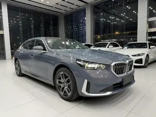 BMW i5 2024 eDrive35L Tipo de lujo M Conjunto deportivo exterior foto 3