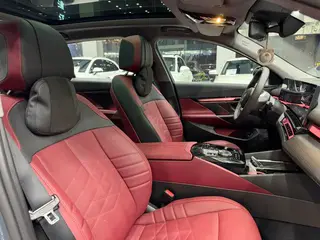 BMW i5 2024 eDrive35L Tipo de lujo M Conjunto deportivo interior foto 11