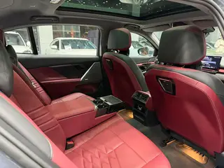 BMW i5 2024 eDrive35L Tipo de lujo M Conjunto deportivo interior foto 13