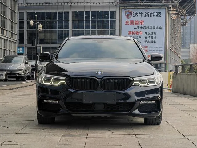 BMW 5 Series 2018 Restyling 530Li Premium Class M Sports suit exterior photo 2 BMW 5 Series 2018 Restyling 530Li Premium Class M Sports suit exterior photo 2