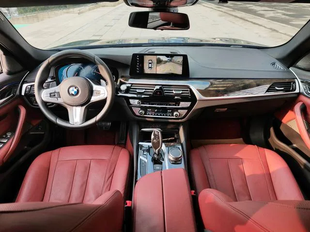 BMW 5 Series 2018 Restyling 530Li Premium Class M Sports suit exterior photo 9 BMW 5 Series 2018 Restyling 530Li Premium Class M Sports suit exterior photo 9