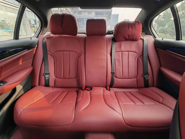 BMW 5 Series 2018 Restyling 530Li Premium Class M Sports suit exterior photo 10 BMW 5 Series 2018 Restyling 530Li Premium Class M Sports suit exterior photo 10