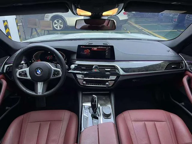 BMW 5 Series 2020 530Li Leading Type M Sports suit interior photo 13
