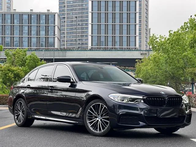 BMW 5 Series 2020 530Li Premium Class M Sports suit exterior photo 3 BMW 5 Series 2020 530Li Premium Class M Sports suit exterior photo 3