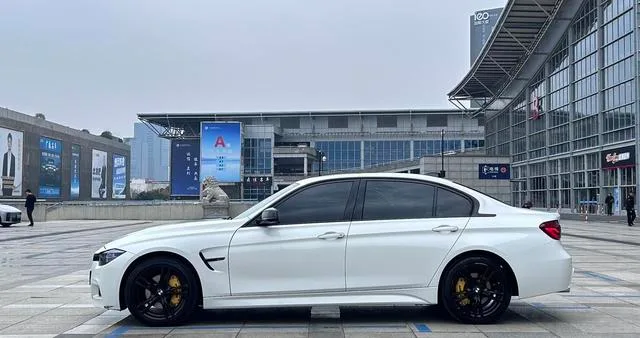 BMW 3 Series 2019 320Li M Sports suit exterior photo 3 BMW 3 Series 2019 320Li M Sports suit exterior photo 3