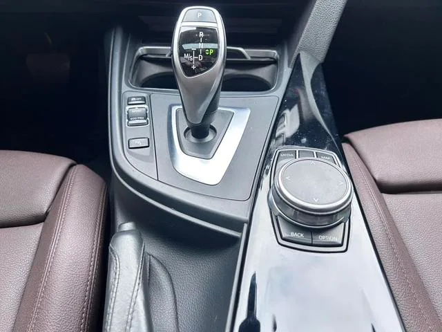 BMW 3 Series 2019 320Li M Sports suit interior photo 10 BMW 3 Series 2019 320Li M Sports suit interior photo 10