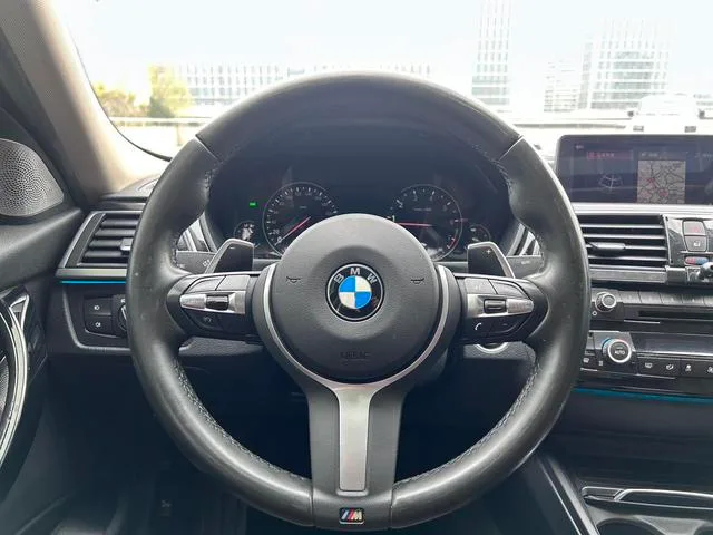 BMW 3 Series 2019 320Li M Sports suit interior photo 14 BMW 3 Series 2019 320Li M Sports suit interior photo 14