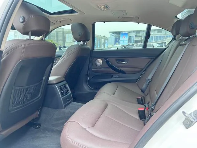 BMW 3 Series 2019 320Li M Sports suit interior photo 16 BMW 3 Series 2019 320Li M Sports suit interior photo 16
