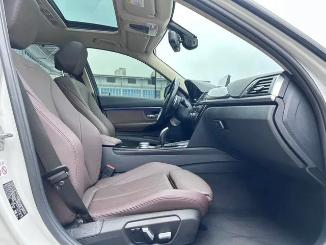BMW 3 Series 2019 320Li M Sports suit interior photo 17 BMW 3 Series 2019 320Li M Sports suit interior photo 17
