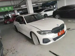 BMW 3 Series 2021 325Li M Спортивный ночной костюм интерьер фото 6