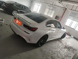 BMW 3 Series 2021 325Li M Спортивный ночной костюм интерьер фото 8