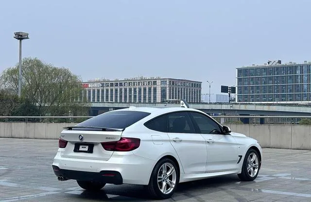 BMW 3 Series GT 2020 320i M Sports suit exterior photo 3 BMW 3 Series GT 2020 320i M Sports suit exterior photo 3