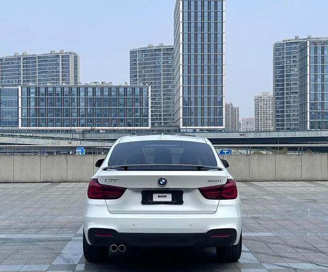BMW 3 Series GT 2020 320i M Sports suit exterior photo 4 BMW 3 Series GT 2020 320i M Sports suit exterior photo 4