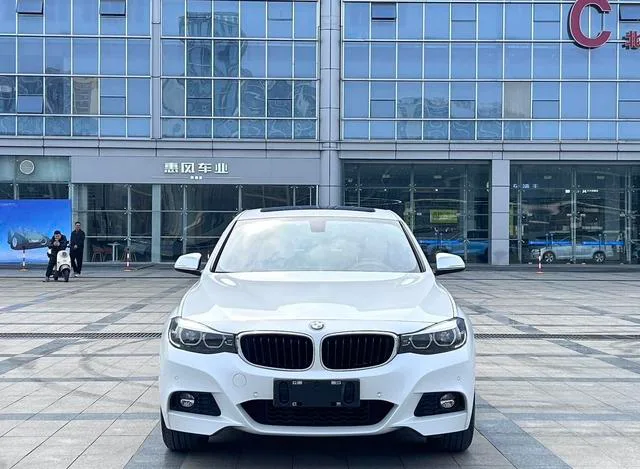 BMW 3 Series GT 2020 320i M Sports suit exterior photo 8 BMW 3 Series GT 2020 320i M Sports suit exterior photo 8