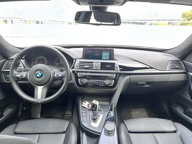 BMW 3 Series GT 2020 320i M Sports suit interior photo 13 BMW 3 Series GT 2020 320i M Sports suit interior photo 13