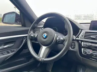 BMW 3 Series GT 2020 320i M Sports suit interior photo 15 BMW 3 Series GT 2020 320i M Sports suit interior photo 15